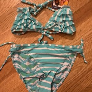 NWT SnapperRock girl’s 2-piece size 14.